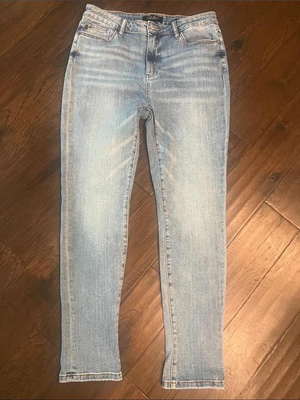Judy Blue Faded Light Blue Relaxed  Jeans 15/32 EUC